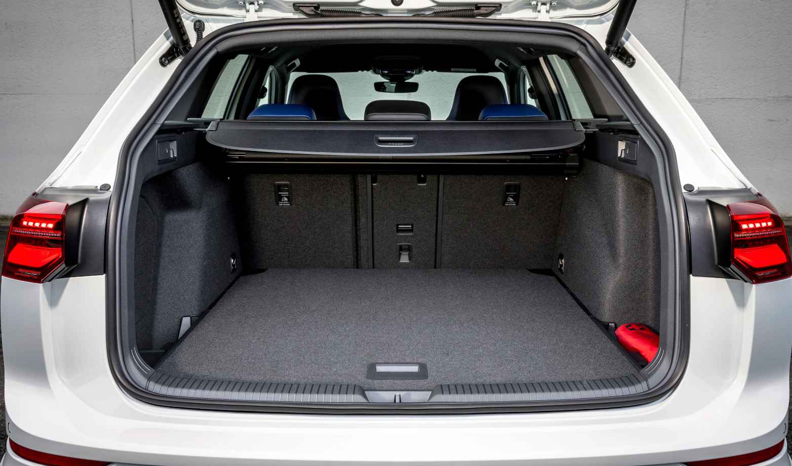 Volkswagen Golf R Variant Interior